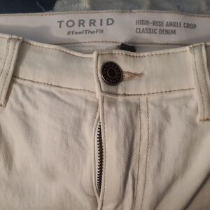 torrid High-Rise Ankle Crop Jeans in Ivory